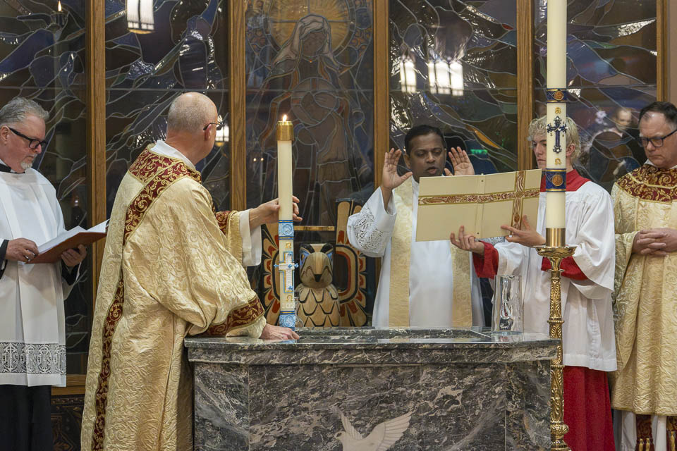 2026-StMary-EasterVigil (52 of 215).jpg